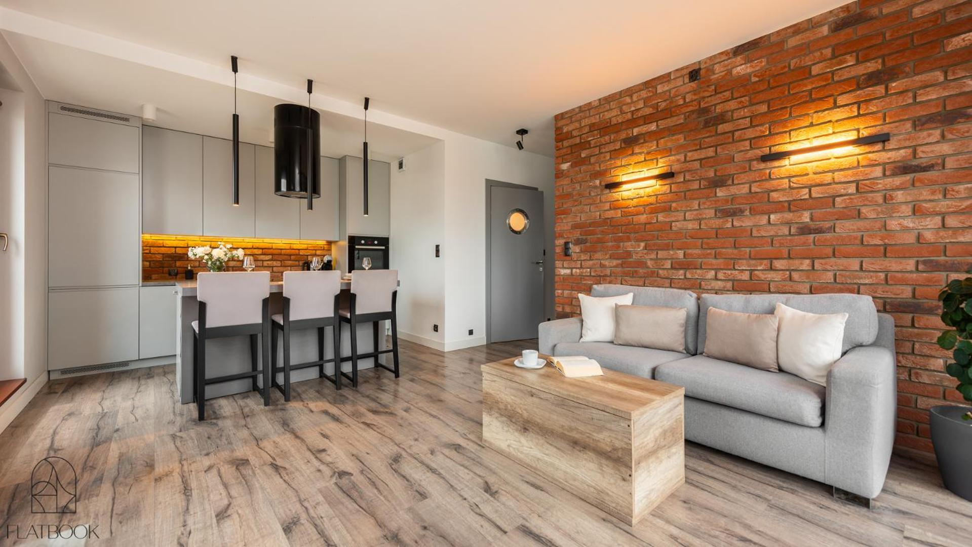 Jaglana With Parking & Apartment