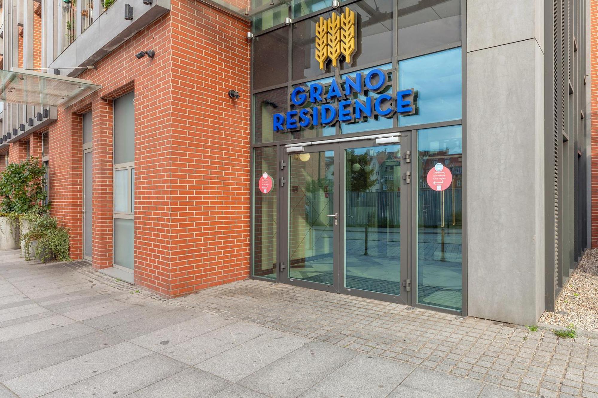 Jaglana With Parking & Apartament